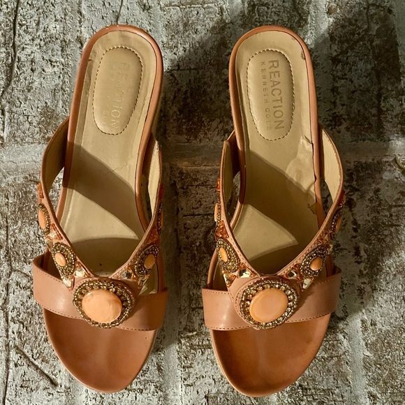 REACTION KENNETH COLE, Espadrille Wedges, size 6.5,  Coral Pink - Picture 2 of 7